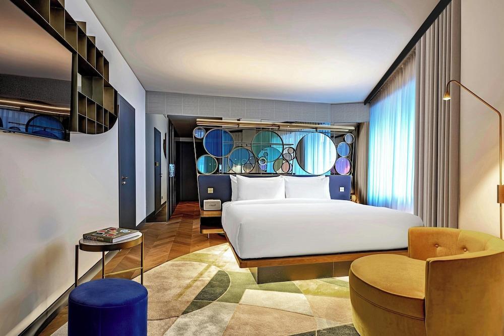 W Prague Room Type - Premier Room, 1 King Bed