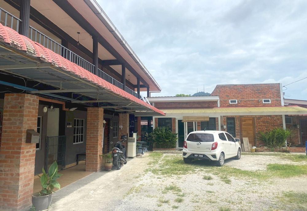 Hotel O Homestay D Lalang Inn