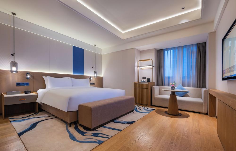 Novotel Shanghai JingAn - Tap to explore photos