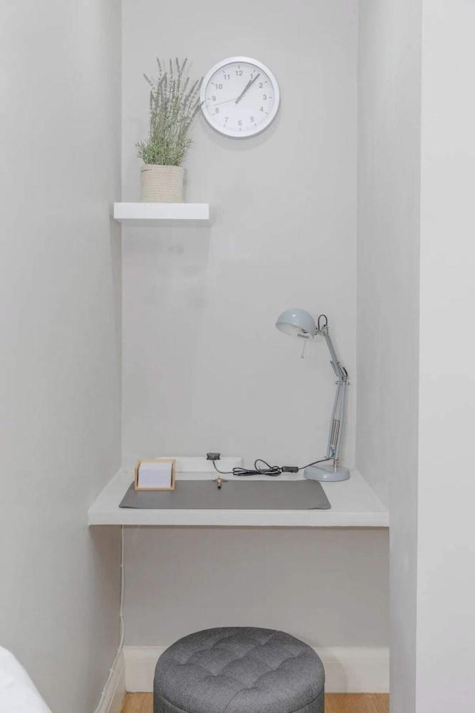 Modern Studio Flat - 1 min to Paddington Station - Tap to explore photos