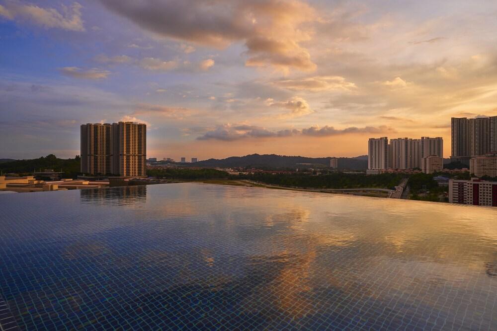 Hyatt Place Kuala Lumpur Bukit Jalil - Tap to explore photos
