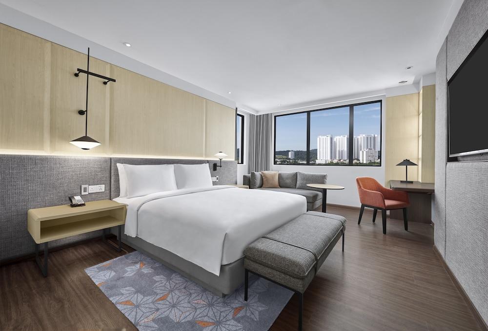 Hyatt Place Kuala Lumpur Bukit Jalil Room Type - Suite, 1 King Bed with Sofa bed