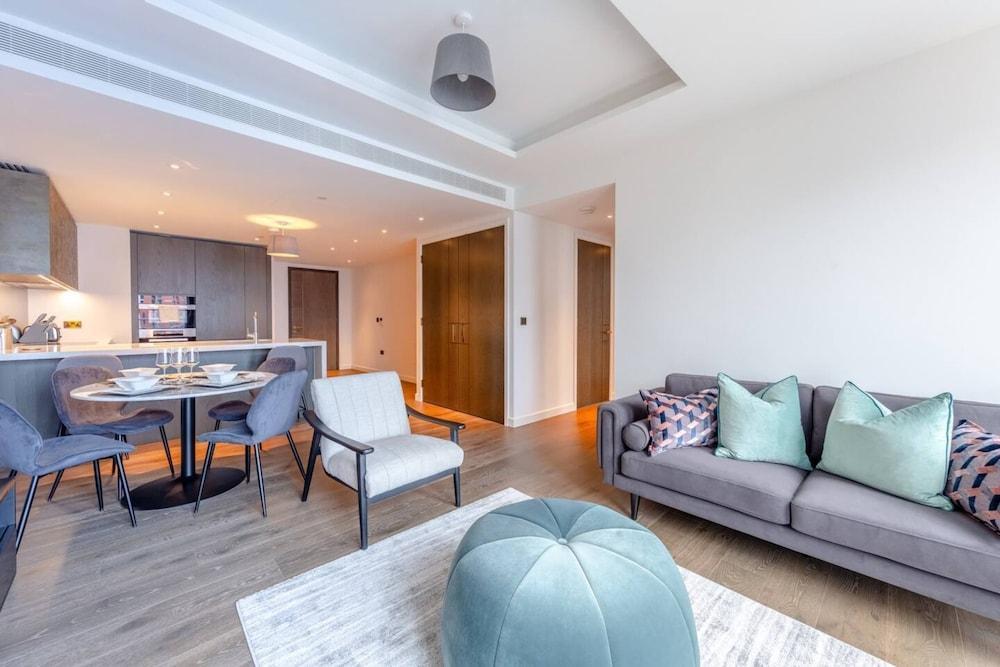 Luxurious 2BD Flat by the River Thames - Vauxhall - Tap to explore photos