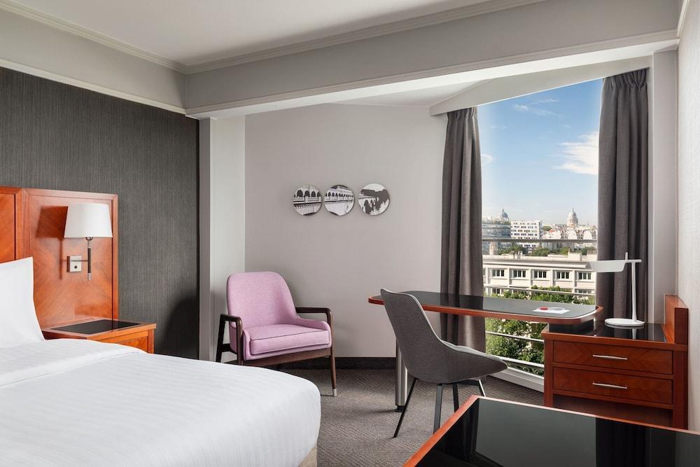 Paris Marriott Rive Gauche Hotel & Conference Center Room Type - Executive Room, 1 King Bed