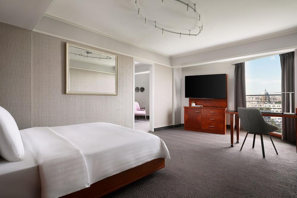 Paris Marriott Rive Gauche Hotel & Conference Center - Tap to explore photos