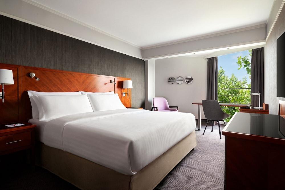 Paris Marriott Rive Gauche Hotel & Conference Center Room Type - Deluxe Room, 1 King Bed
