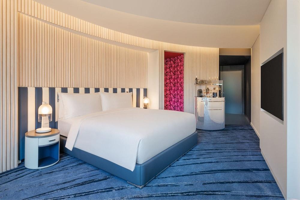W Sydney Room Type - Superior Room, Larger Guest room, 1 King, City view W Sydney Room Type - Superior Room, Larger Guest room, 1 King, City view