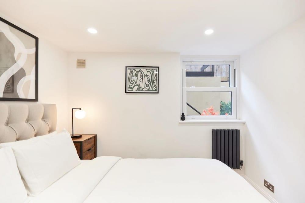 The Bermondsey Place - Cozy 2bdr Flat - Tap to explore photos