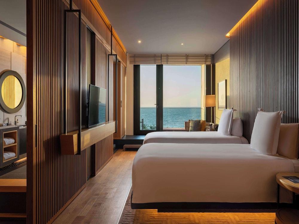Banyan Tree Dubai at Bluewaters Room Type - Serenity Oceanview Guestroom