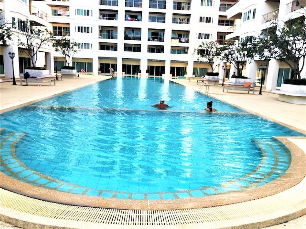 Large Studio With Balcony - TW Platinum Suites, Jomtien