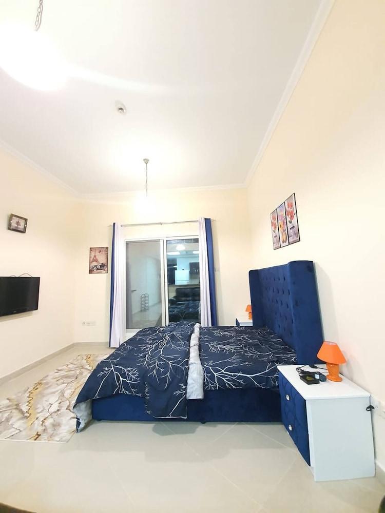 Lovely Furnished Studio With Pool - Tap to explore photos