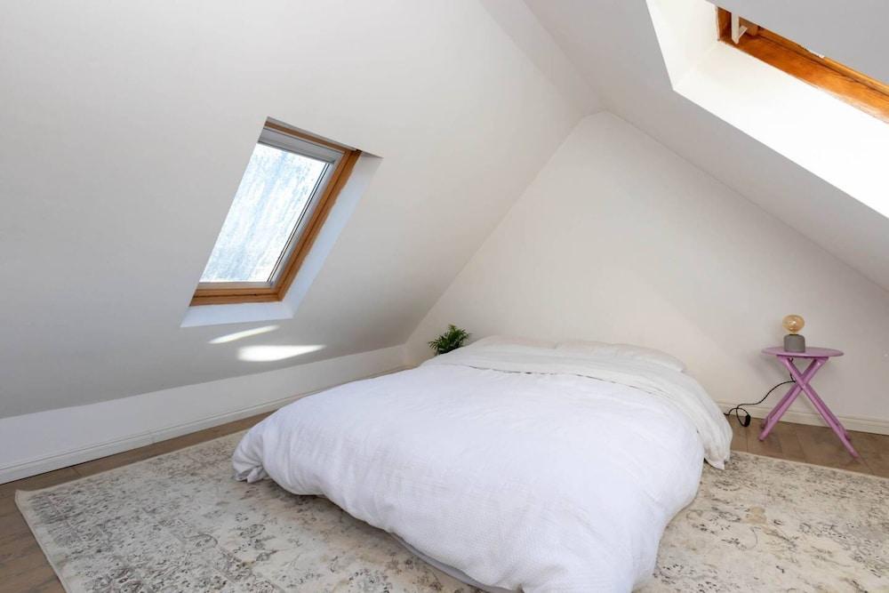 Bright 1 Bedroom Flat Near the Tube - Tap to explore photos