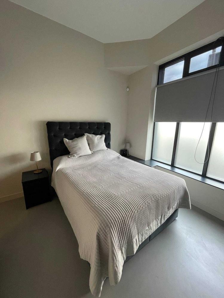 Sleek & Central 1BD Flat - Battersea Park