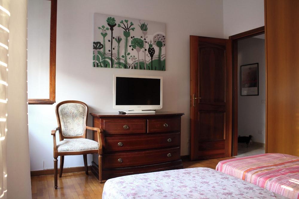 Casa Pamphili Tourist Accommodation Apartment - Tap to explore photos