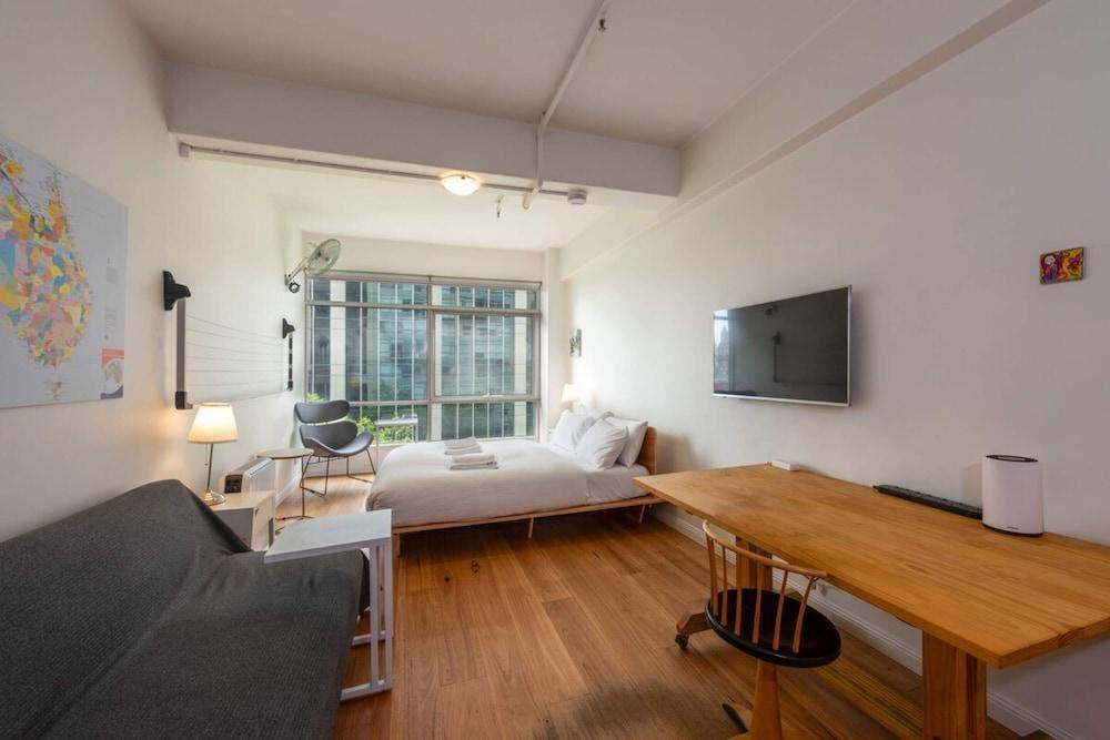 Central Studio in the Heart of Melbourne Cbd! - Tap to explore photos