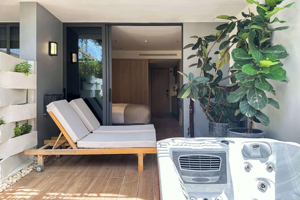 La Green Hotel and Residence Room Type - Studio with Jacuzzi