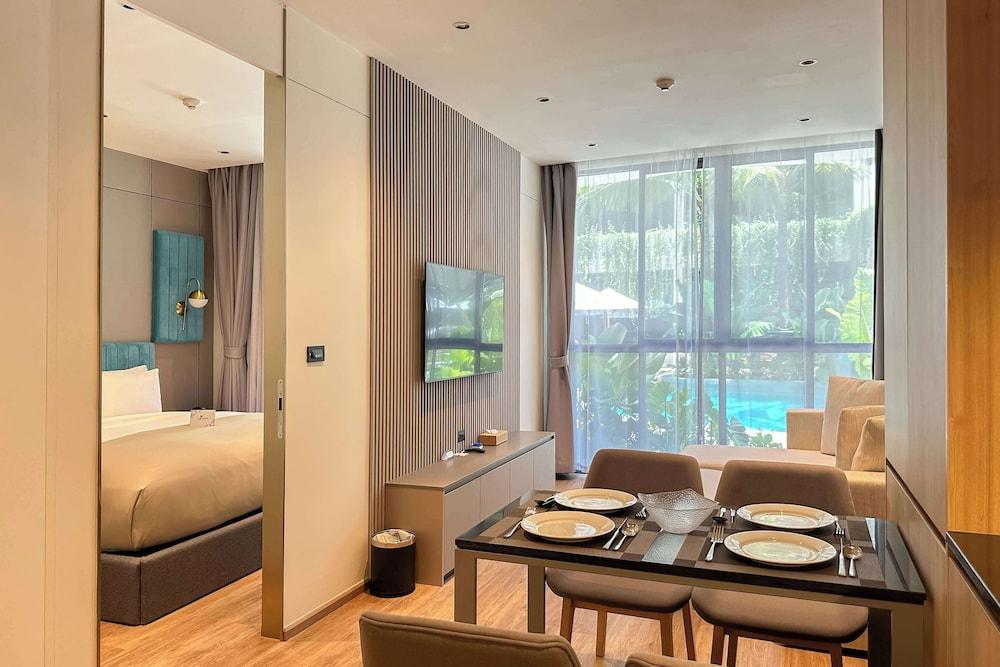 La Green Hotel and Residence Room Type - La Green Junior Suite Pool Access La Green Hotel and Residence Room Type - La Green Junior Suite Pool Access