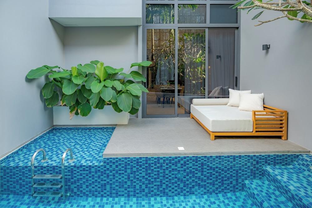 La Green Hotel and Residence Room Type - La Green Duplex Suite - 2 Bedroom Pool Access La Green Hotel and Residence Room Type - La Green Duplex Suite - 2 Bedroom Pool Access