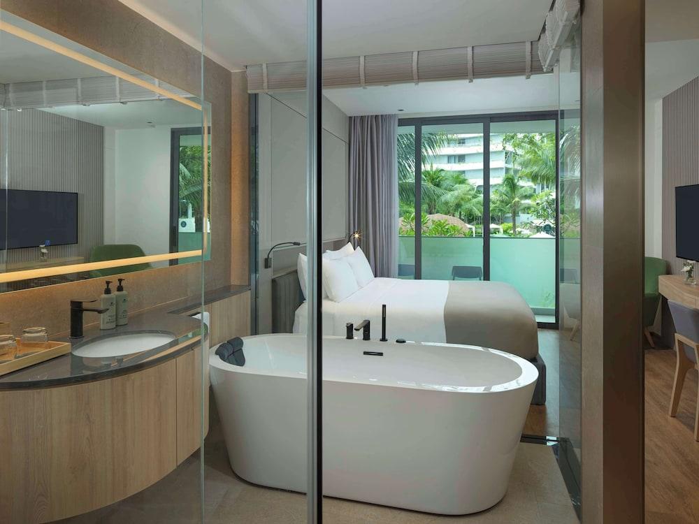 La Green Hotel and Residence Room Type - Deluxe Room