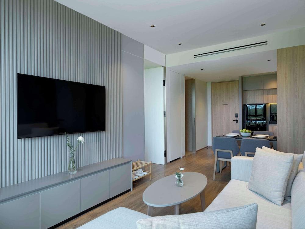 La Green Hotel and Residence Room Type - La Green Junior Suite - R La Green Hotel and Residence Room Type - La Green Junior Suite - R