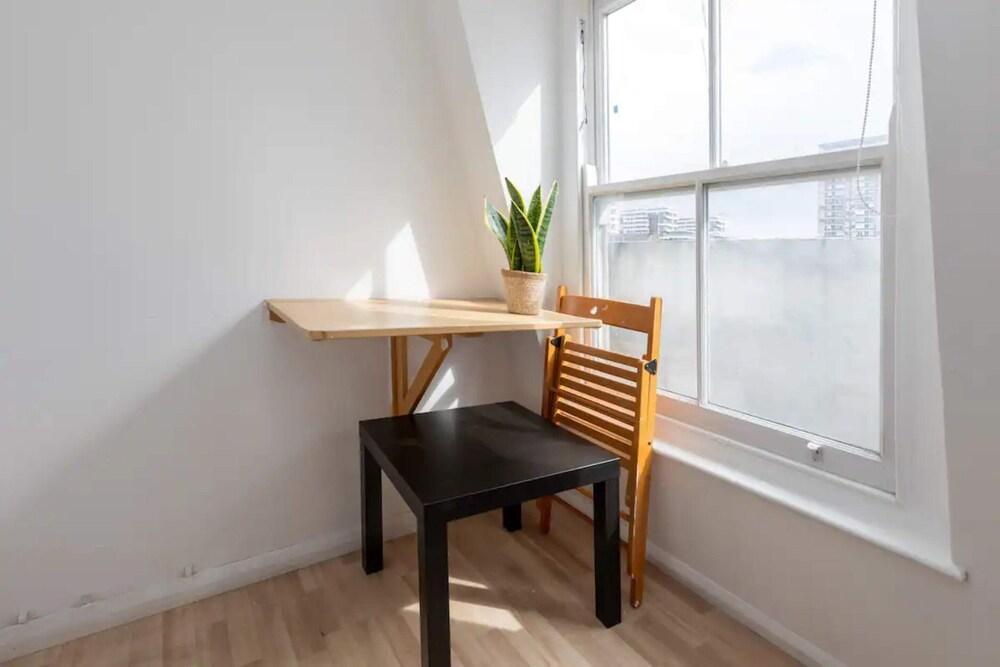 Central & Compact 1BD - 5min Walk to Paddington - Tap to explore photos