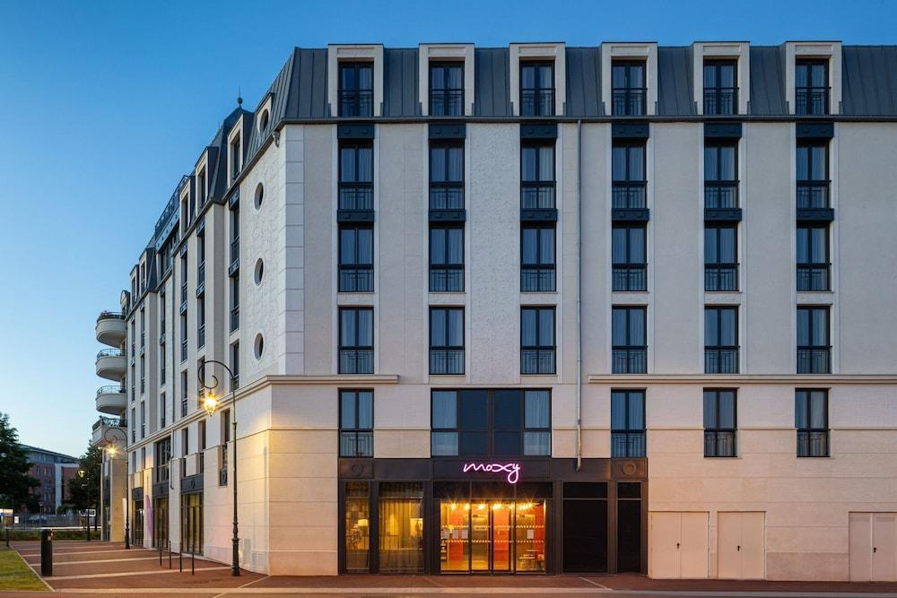 Moxy Paris Clamart - Tap to explore photos