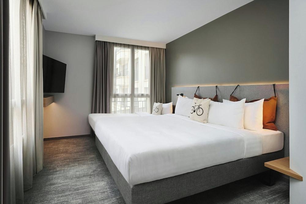 Moxy Paris Clamart Room Type - Suite, 1 Queen Bed, Non Smoking