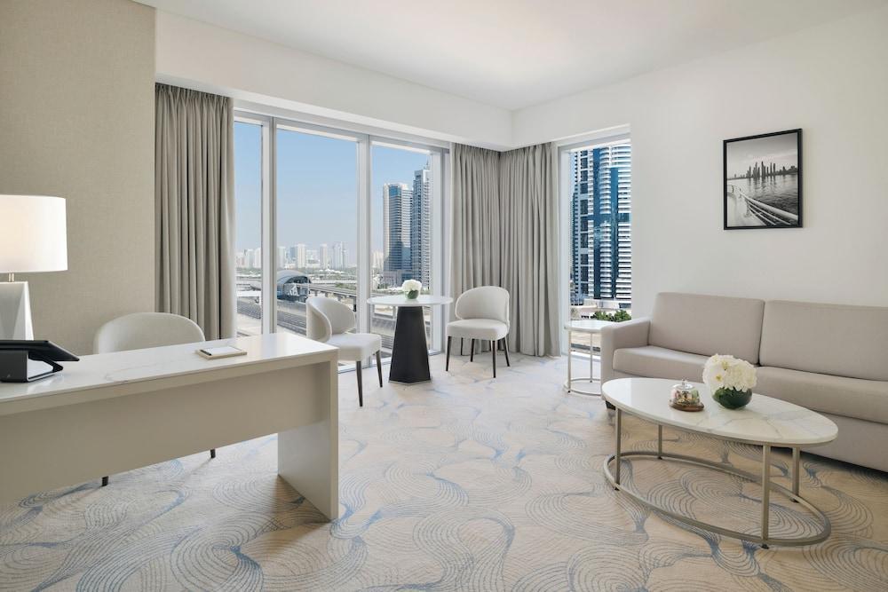 JW Marriott Hotel Marina Room Type - Premier Suite, 1 King Bed with Sofa bed, City View