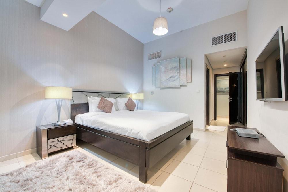 Luxury Apt w Private Jacuzzi Overlooking the Water - Tap to explore photos