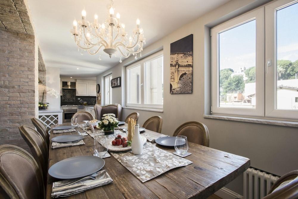 Treasurerome Spanish Steps Terrace 3BR - Tap to explore photos