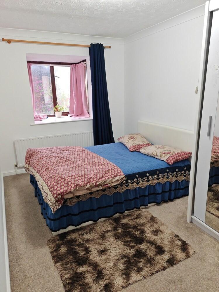 Beautiful 1-bed Apartment in Croydon-free Parking