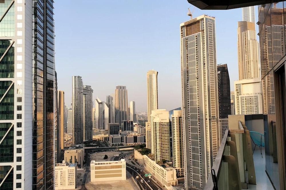 Modern 3 BR With Full Burj Khalifa and Sea View - Tap to explore photos