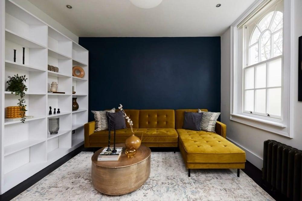 The Southwark Townhouse - Adorable 3bdr House With Garden - Tap to explore photos