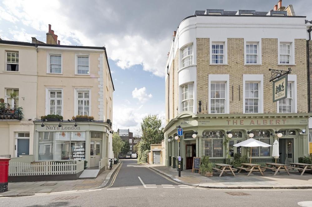 Smart Mezzanine Studio in Leafy Primrose Hill - Tap to explore photos