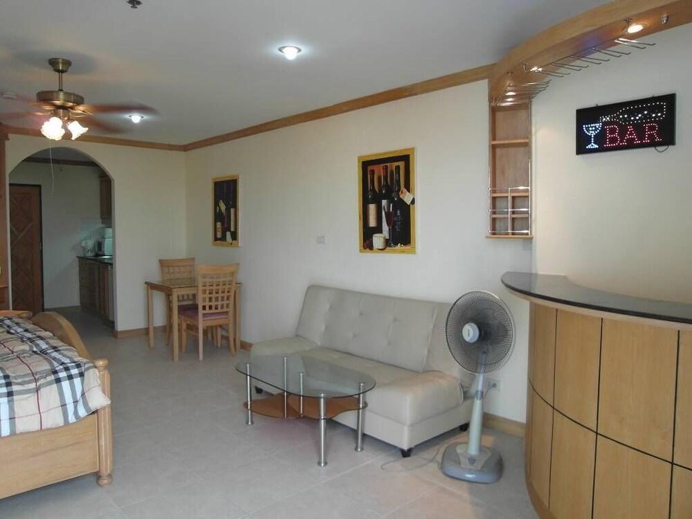View Talay 1A Floor 4 Room - Tap to explore photos