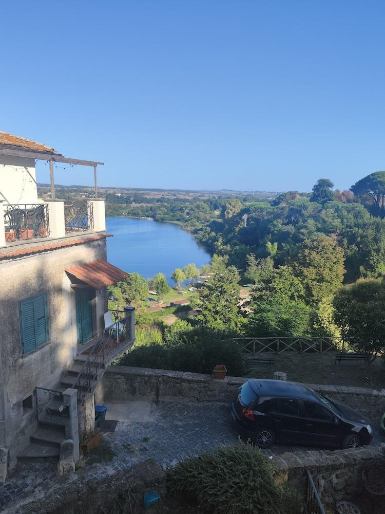 Chalet Romantico Sul Lago