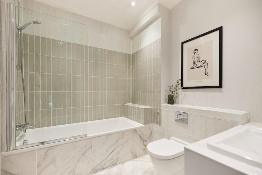 The Kensington Cradle - Lovely 2bdr Flat - Tap to explore photos