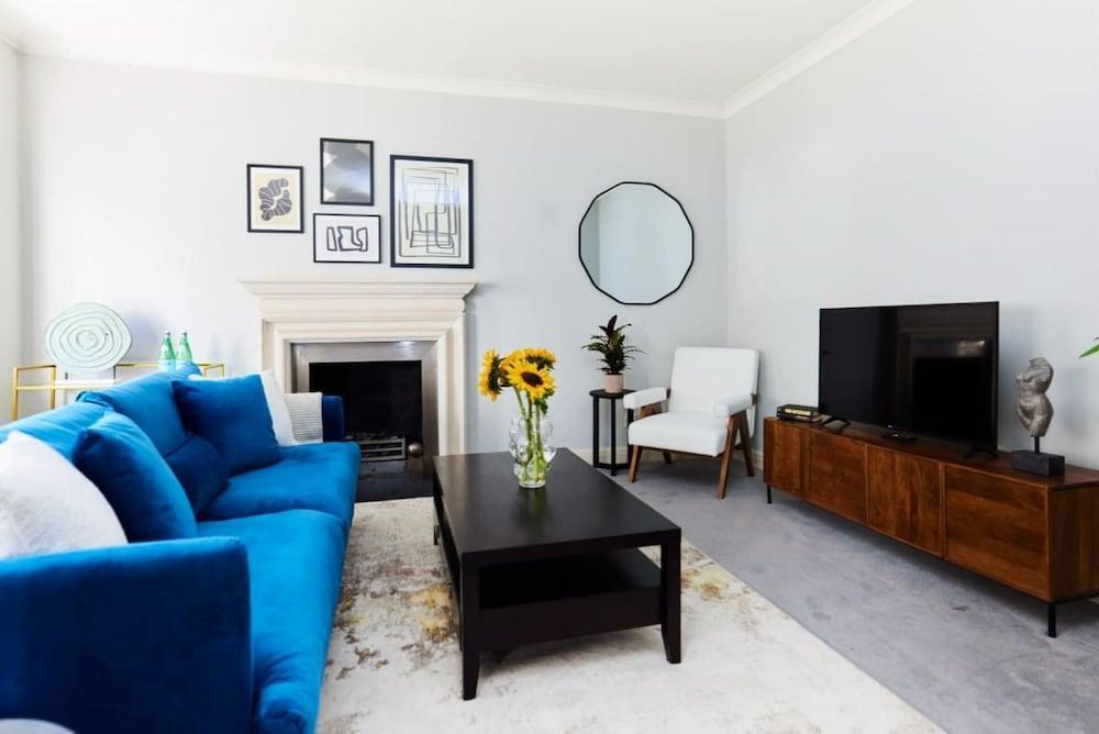 The Kensington Cradle - Lovely 2bdr Flat - Tap to explore photos