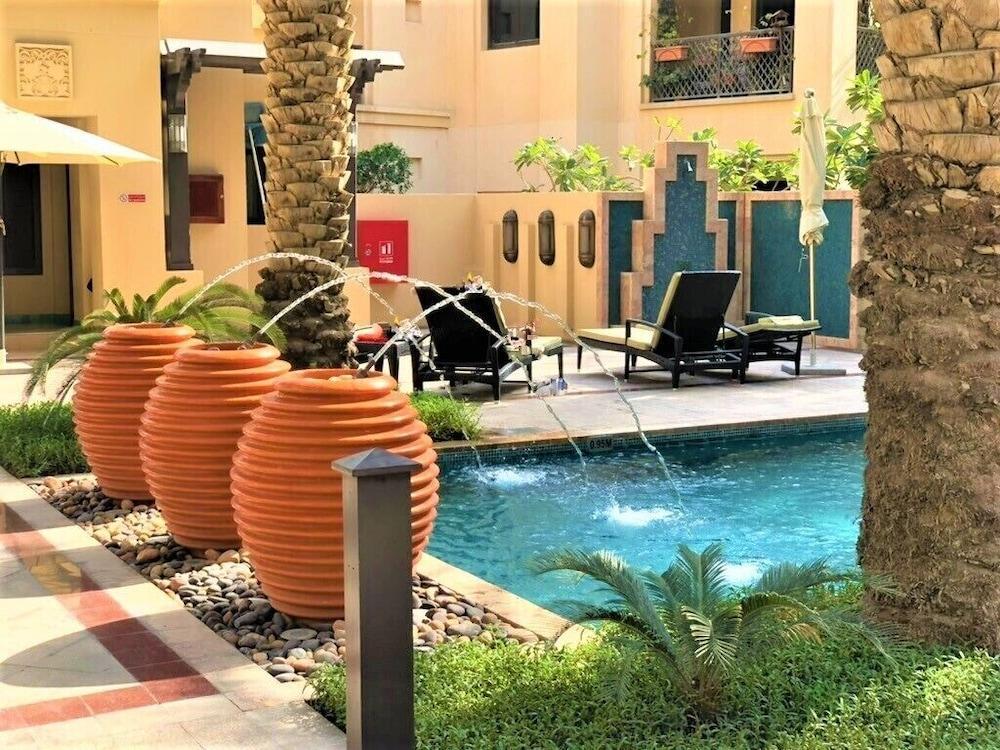 Stunning 2bedroom in Dubai Downtown - Tap to explore photos