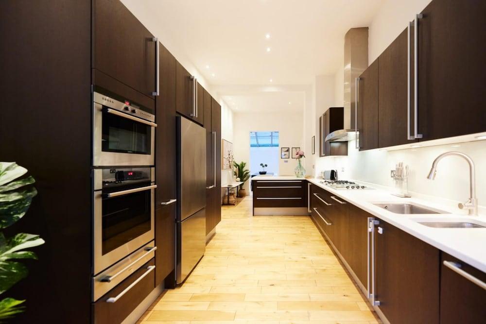 The Hyde Park Scenery - Elegant 4bdr Flat With Study Room - Tap to explore photos