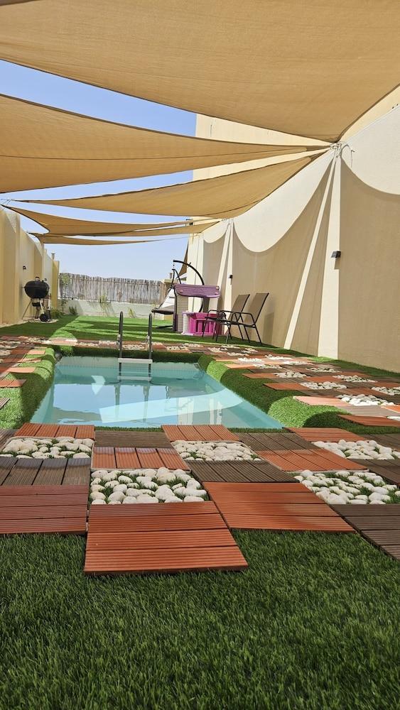 Dubai's Hidden Gem, Villa With Private Pool - Tap to explore photos