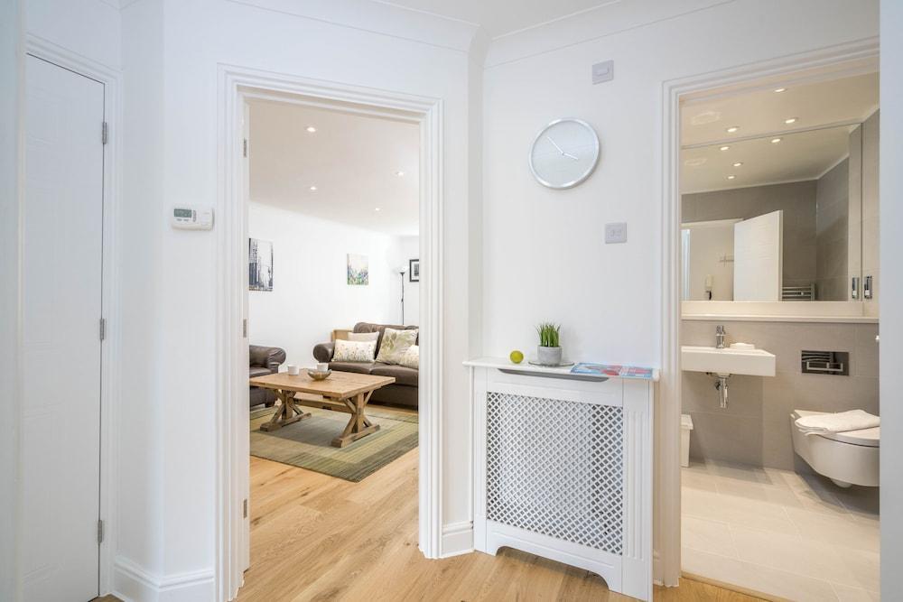 JOIVY Splendid 2 Bed Apartment Close To Vauxhall Tube - Tap to explore photos