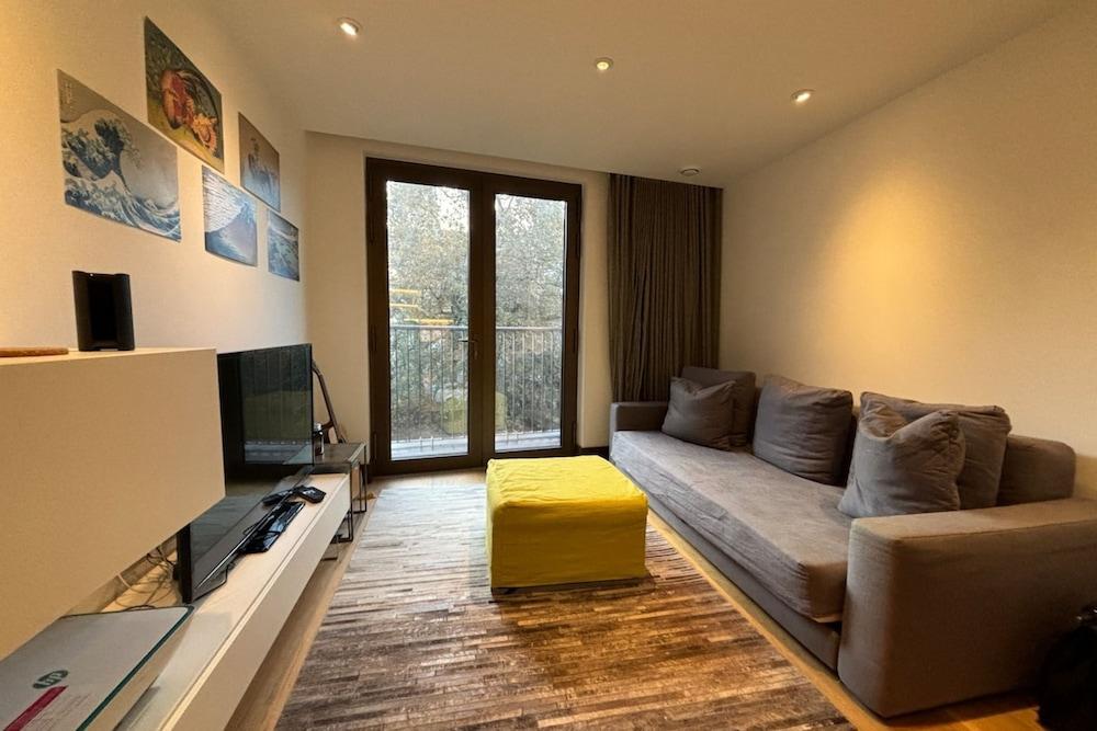 Stylish & Modern 1BD Flat - Chancery Lane! - Tap to explore photos