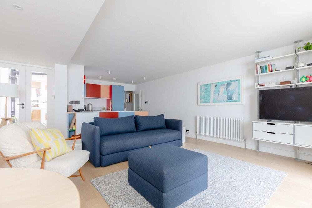 Chic 1BD Flat W/private Terrace Knightsbridge! - Tap to explore photos