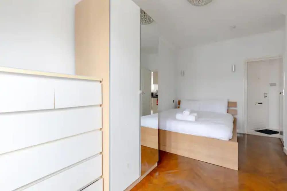 Bright & Central - 3BD Flat - Marylebone! - Tap to explore photos