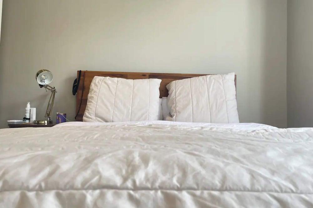 Bright & Beautifully Decorated 1BD Flat - Brixton - Tap to explore photos