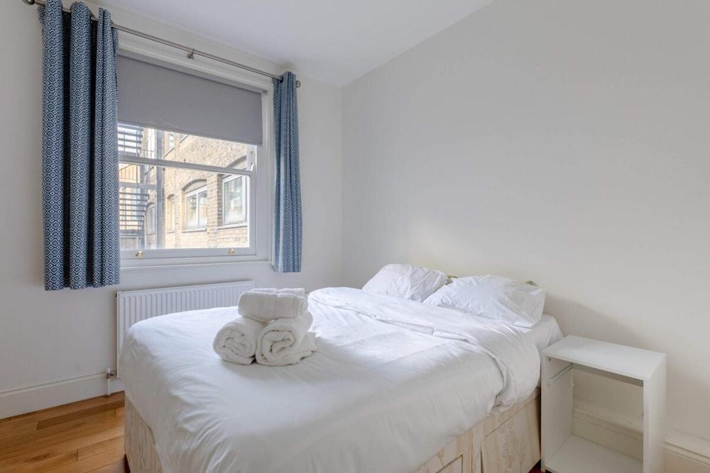 Stylishly Snug 1BD Flat, Camden Town! - Tap to explore photos