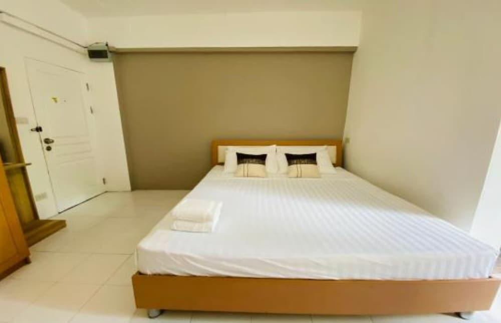 OYO 75418 Grandview Place Room Type - Standard Double Room