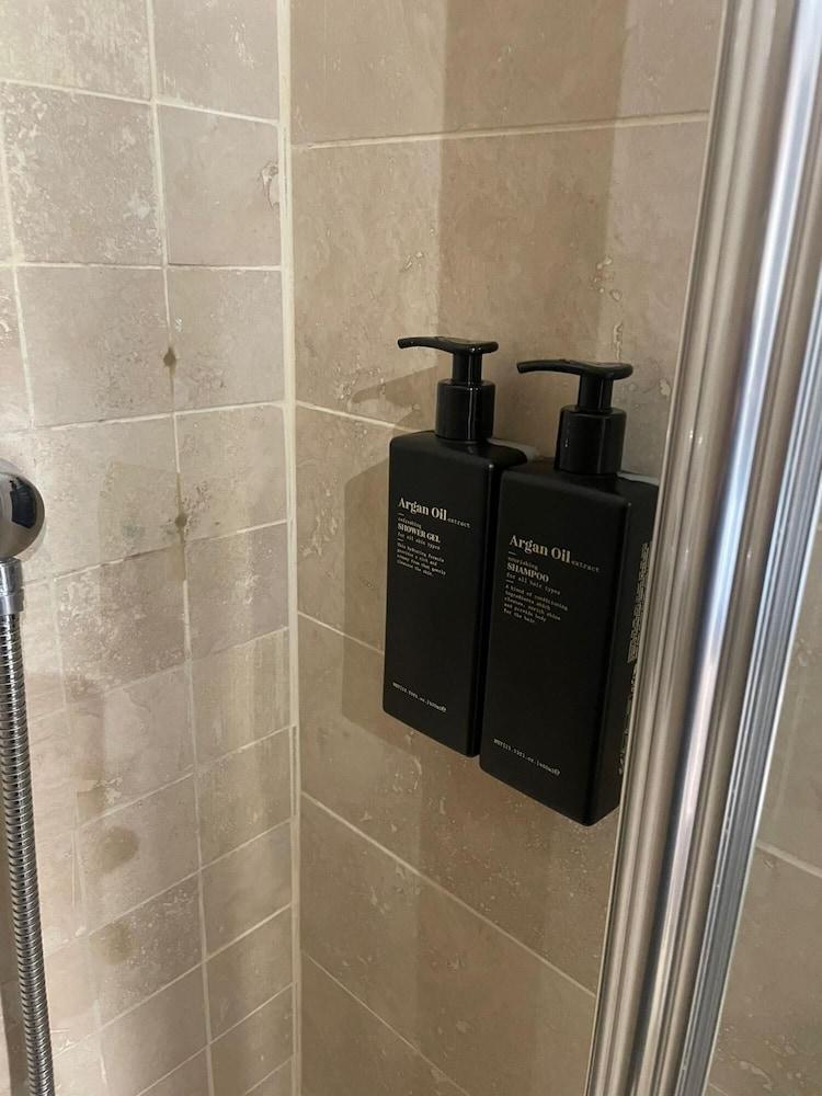 Gonfalone Residence Sofia - Tap to explore photos