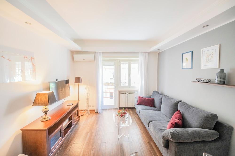 Lovely Design Apartment With Balcony - Tap to explore photos